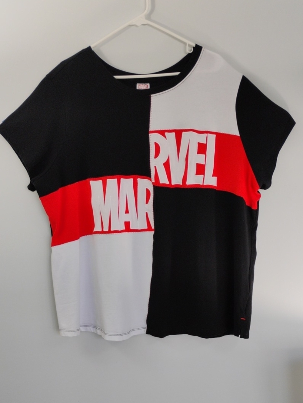 Marvel Embroidered Split Logo Colorblock Tee Black, White, & Red Like New 3x